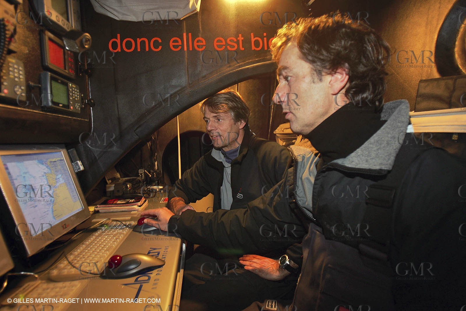 Orange II -2005 Jules Verne Trophy-Preparation-Bruno Peyron-Roger Nilson..