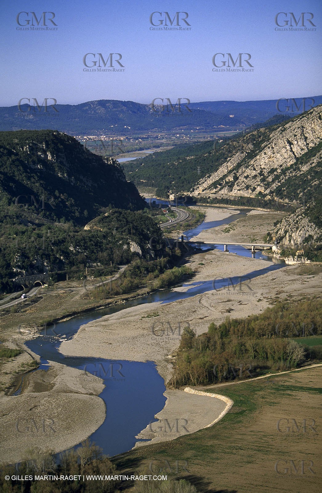 Durance river - Mirabeau bridge