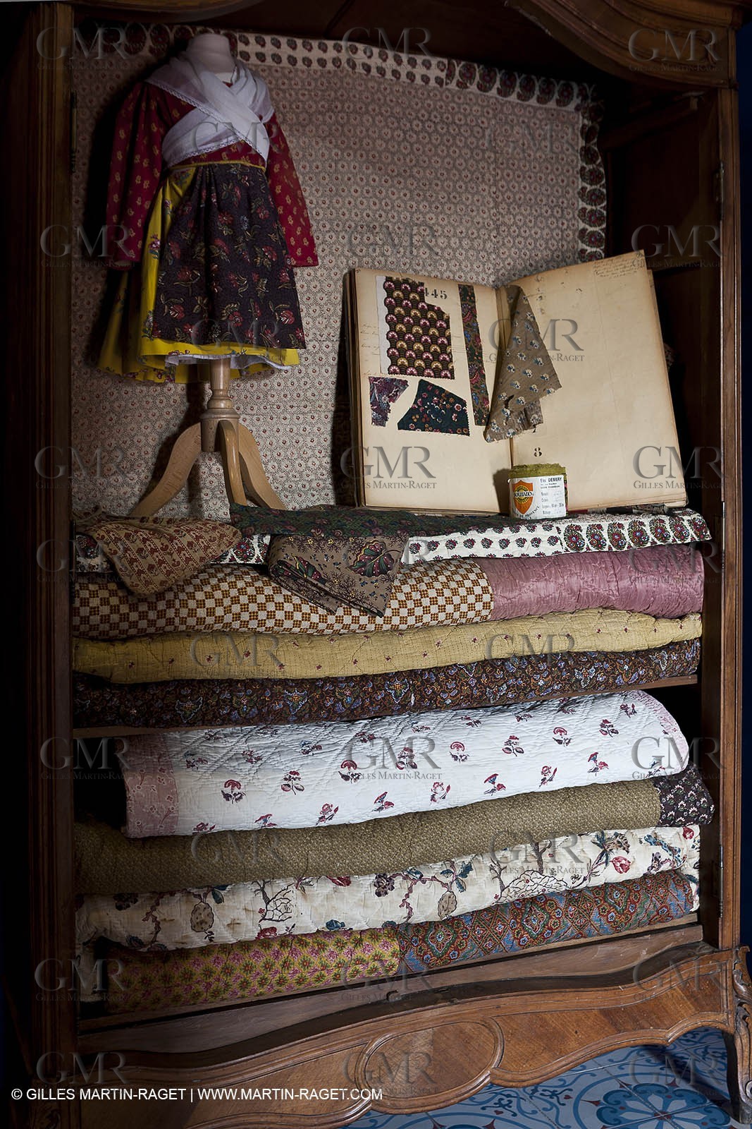 30 06 2011 - Toulon (FRA,83) - Villa Rosemaine - Indiennes sublimes exhibition