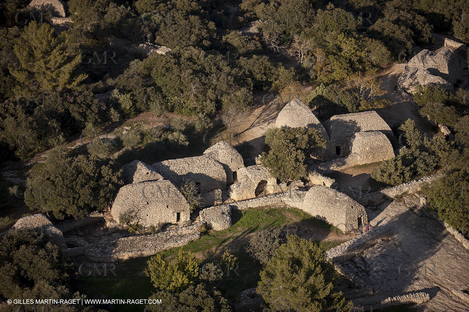 France, Provence, Luberon, Gordes, Village des Bories