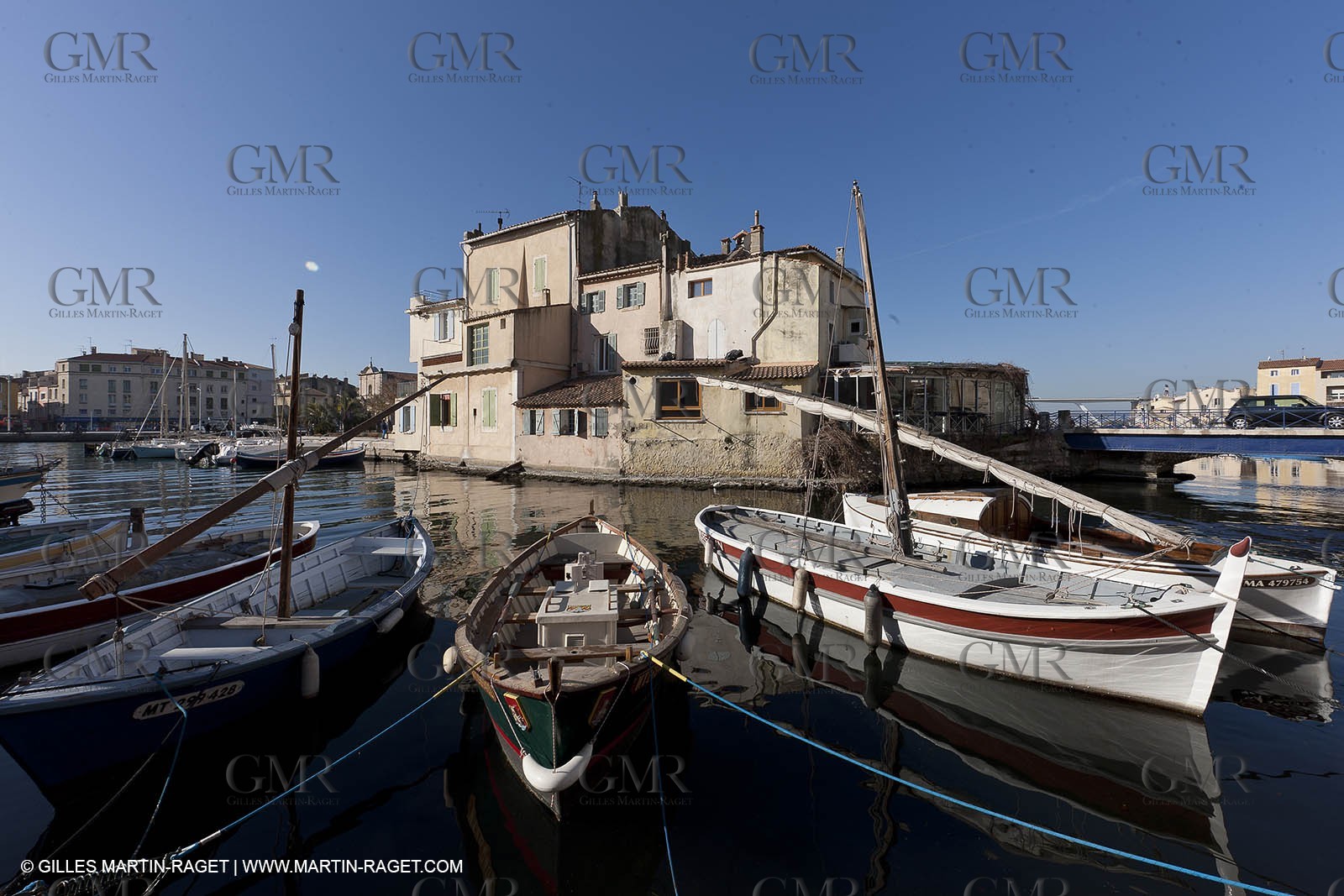 14 03 2012 - Martigues (FRA,13) - neighborhood Le Miroir (the mirror)