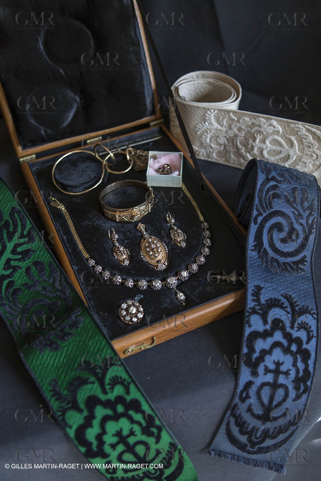 02 06 2014, ARles (FRA,13) Queen of arles Jewelry handover