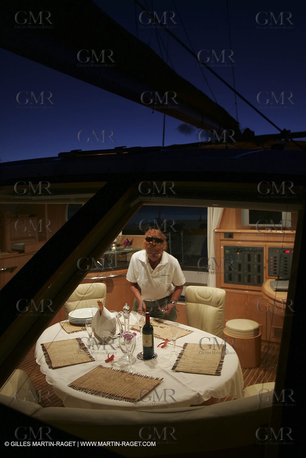 Privilege 585 - Matira - Martinique Voile - Croisière - Repas