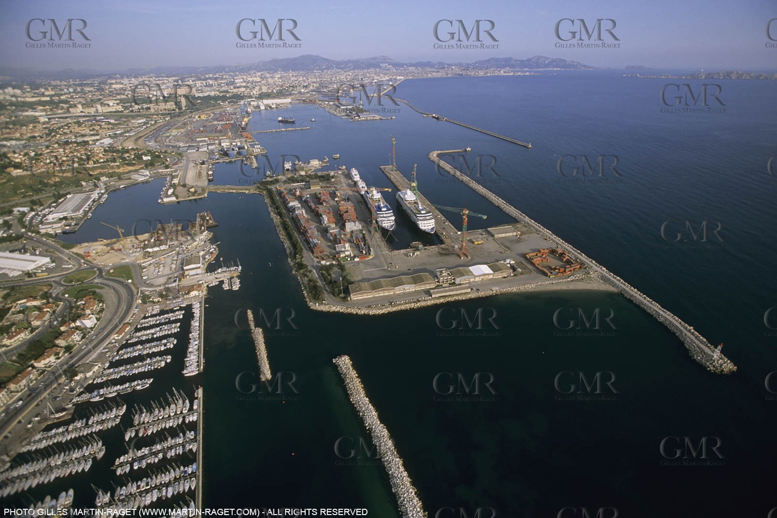 France, Provence, Marseille, Port de commerce, opérations portuaires, métiers de la mer