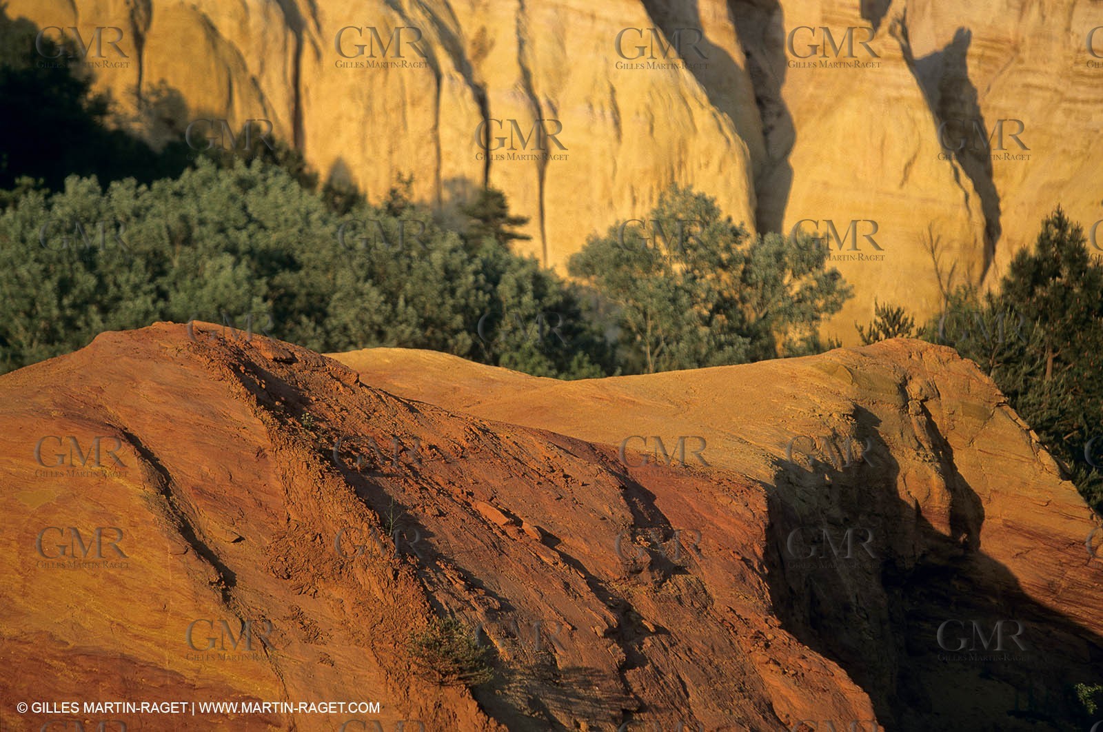 France, Provence, Luberon, Carrières d'ocre près d'Apt, ocher stone pit near Apt