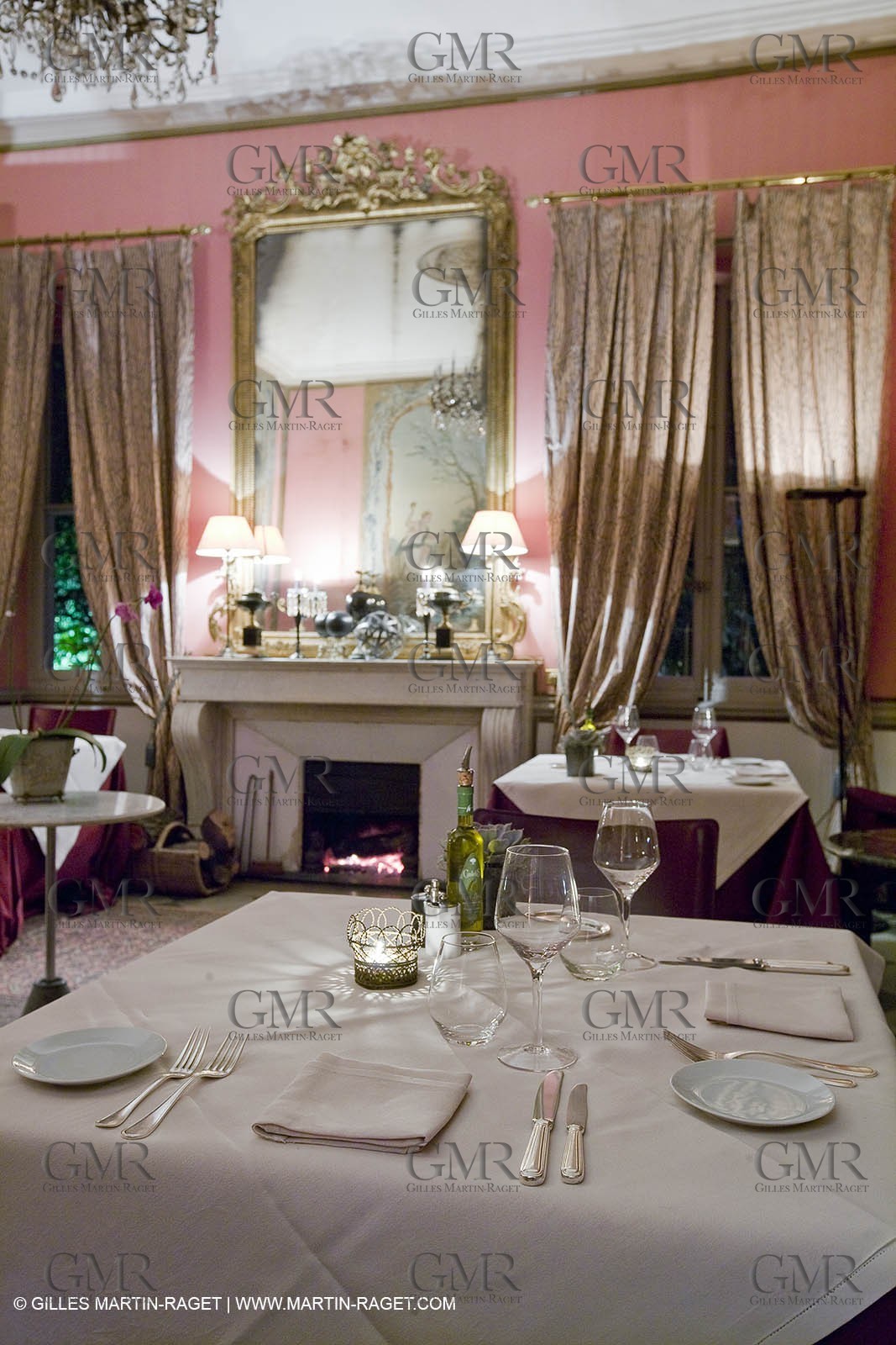 28 10 2007 - St Rémy de Provence (FRA,13) - Chateau des Alpilles