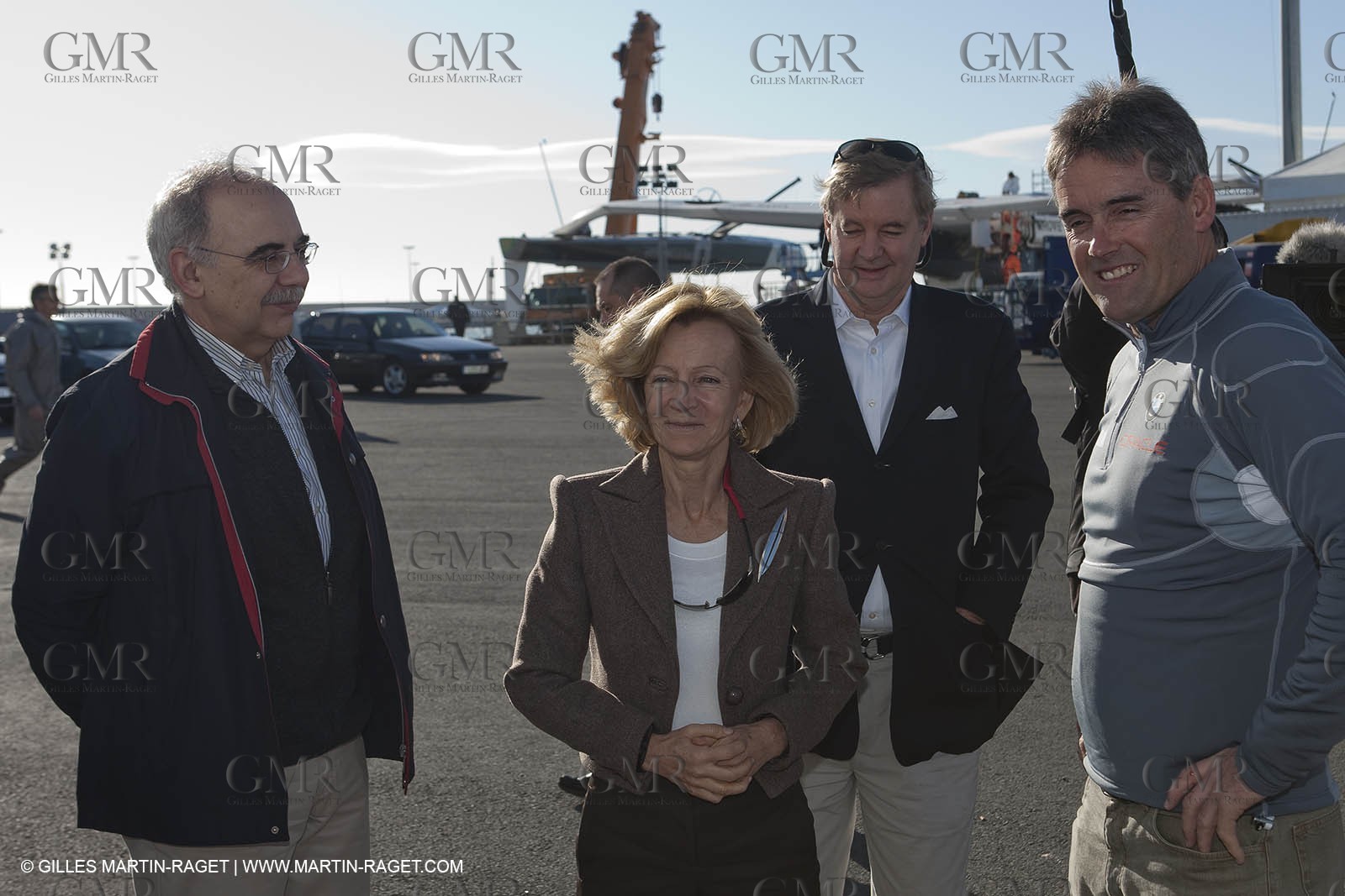 06 02 2010 - Valencia (ESP) - 33rd America's Cup - BMW ORACLE Racing - Last preparation day -  Elena Salgado (Spain Vice President and Economy Minister) visiting the team