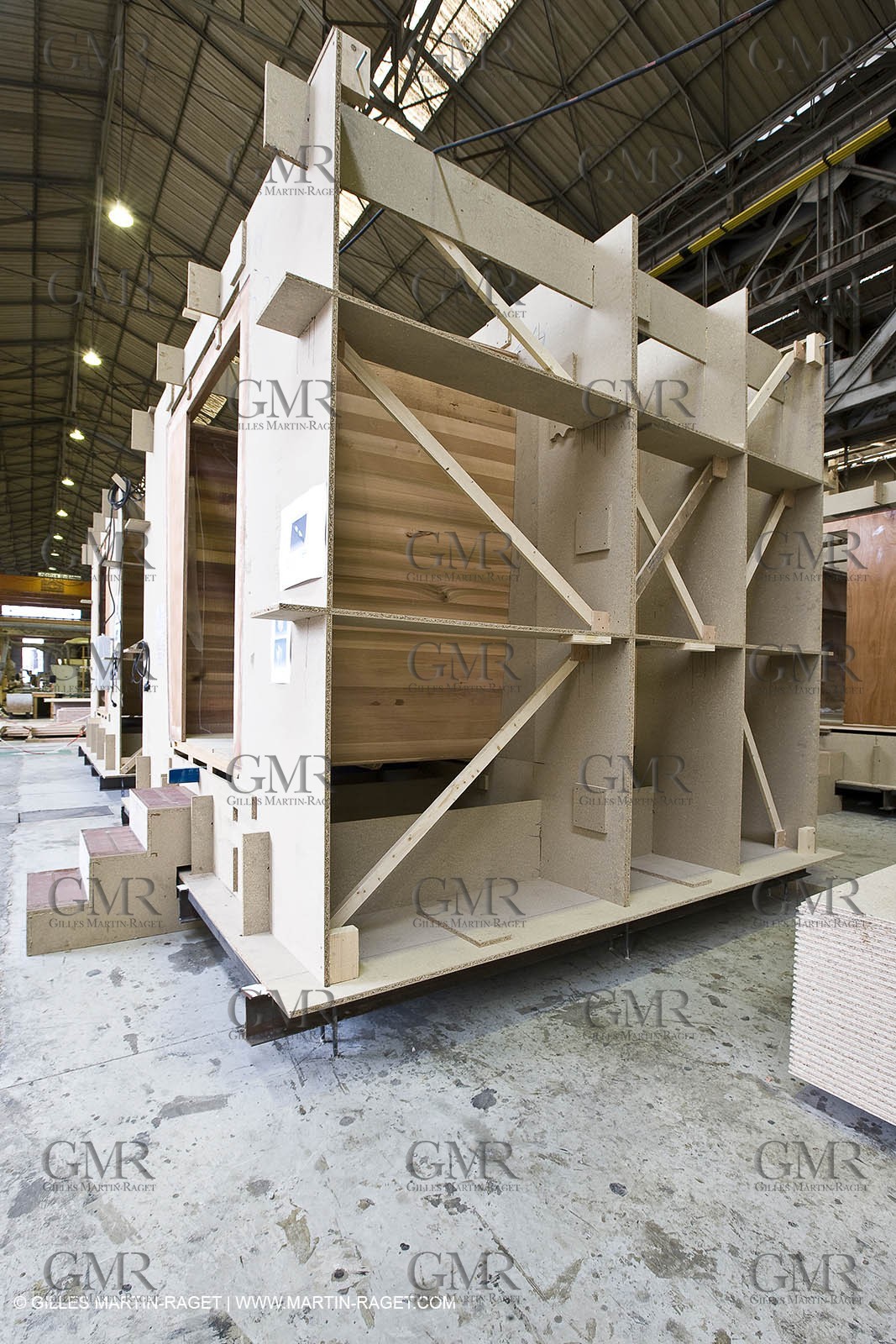 22 01 2008 - La Ciotat (FRA, 13) - Construction of cruising catamaran Nahema at H2X boatyard -modules lamination