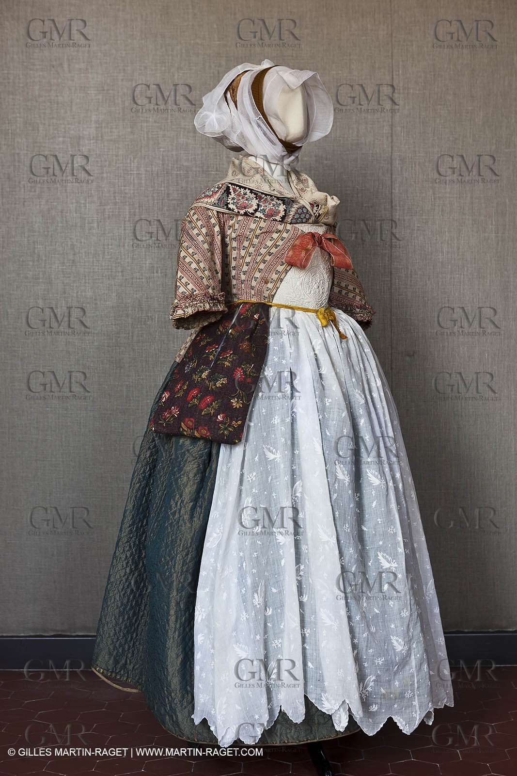 30 06 2011 - Toulon (FRA,83) - Villa Rosemaine - Indiennes sublimes exhibition