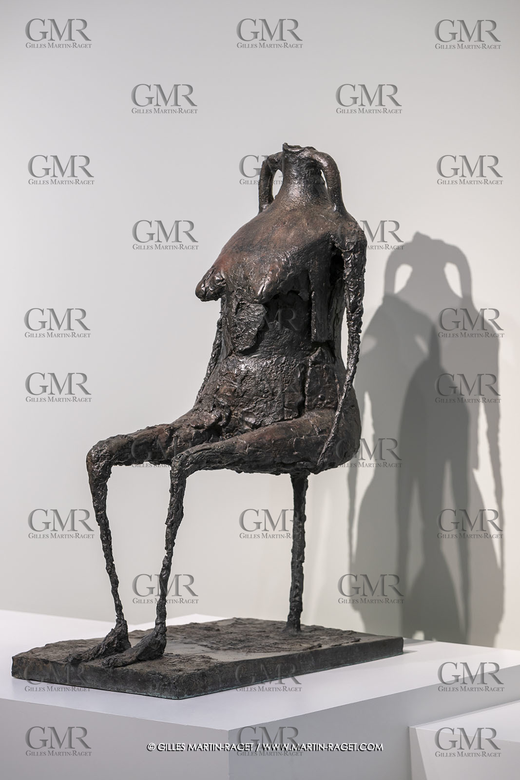 30 10 2023, Montpellier (FRA), oeuvre de Germaine Richier, Exposition Centre Pompidou - Musée Fabre 2023, L'Eau 1953-1954, Bronze patiné foncé,Fondeur : Susse, Paris, 147 x 62 x 98 cm, Centre Pompidou, Musée national d'art moderne, Paris, achat de l'état, 1956