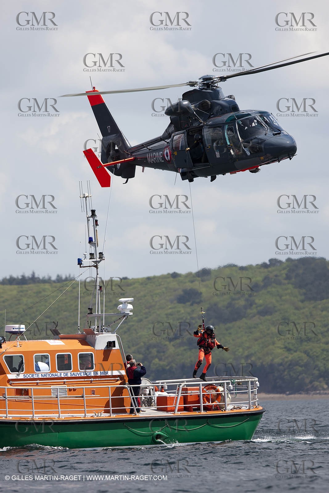 20 04 2010 - Lanveoc Poulmic - Grand Prix de L'Ecole Navale - Demonstration helitreuillage