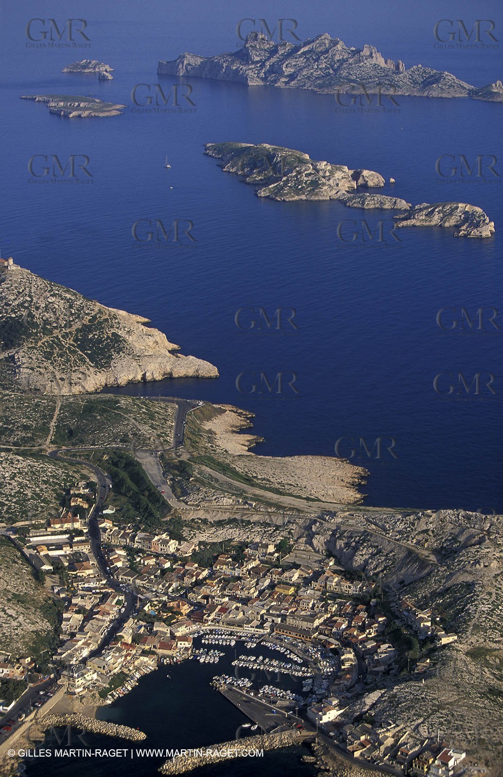 Les Goudes (village) - Jarre , Calseraigne and Riou Islands