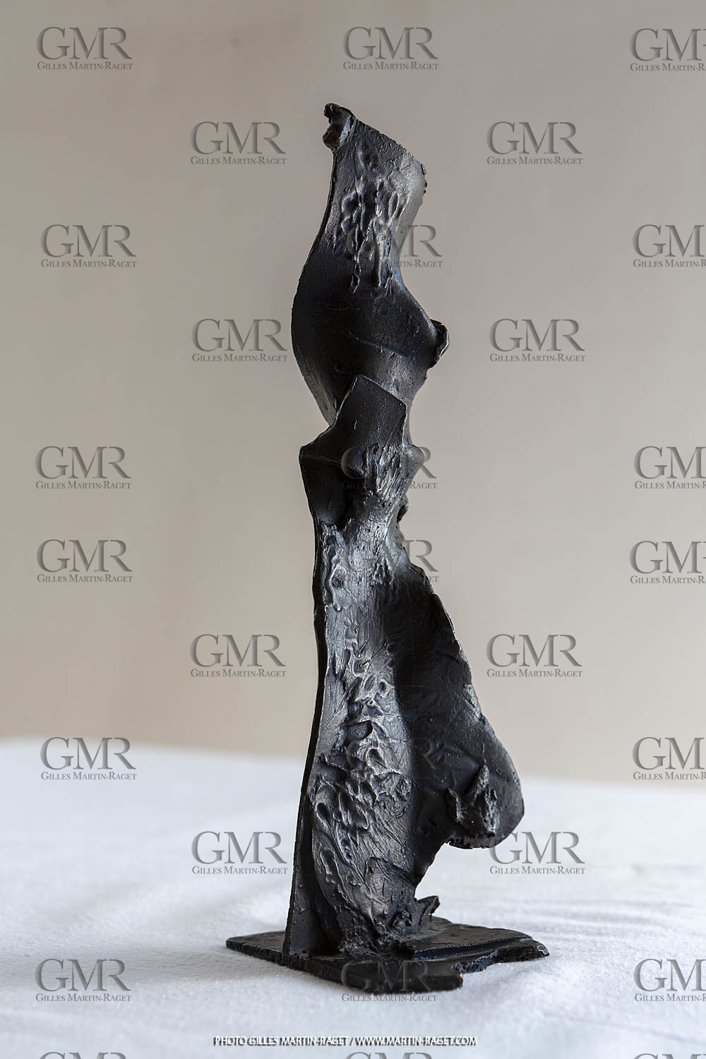 12 07 2020, St Rémy de Provence (FRA,13), Petit bronze n° 7 1955, bronze patiné foncé, Fondeur : L.Thinot.fondeur, Paris, épreuve exposition, 24 X 8 X 10,5 cm, collection particulière,