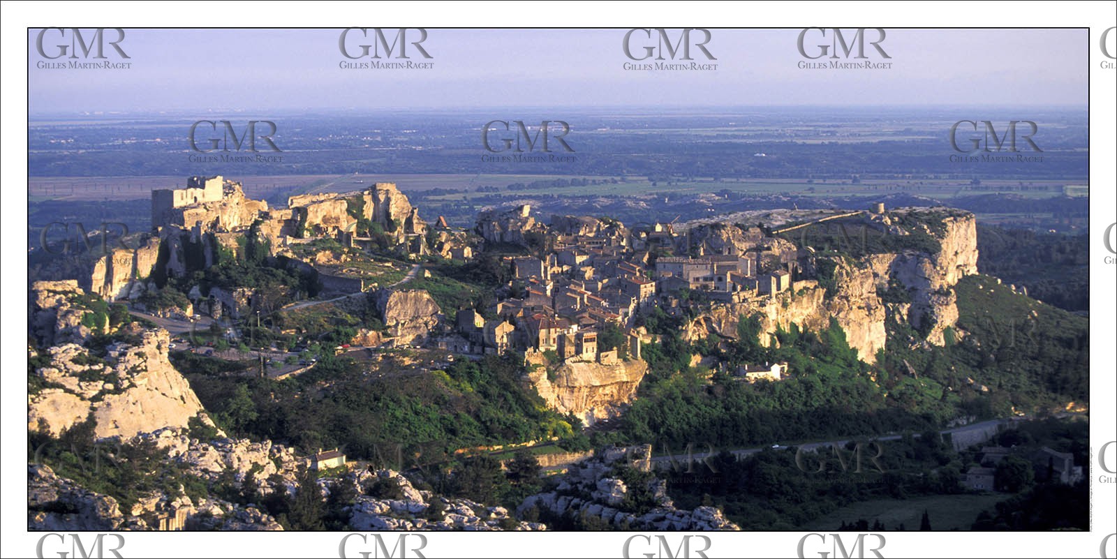 Produit : Tirage photo réalisé par nos soins sur imprimante jet d'encre professionnelle Epson à partir de 8 encres ultrachrome inaltérables (label Digigraphie).Formats au choix : .. 50 x 100 cm. 100 x 200 cmChoix des papiers :. Papier standard brillant 250 gr., filet noir, marge blanche, tirage non signé. Papier haut de gamme satiné 290 gr. filet noir, marge blanche, tirage vérifié et signé par l'auteur.. Autres supports (canvas, acrylique, dibond) sur demandeConditionnement : tube cylindrique renforcé.Options pour l'expédition : . colissimo + dépôt boîte aux lettres (France uniquement). Colissimo avec signature à réception. Transporteur express (2 jours ouvrés) avec signature à réceptionCliquez sur caddie pour sélectionner votre formule et démarrer la procédure de commande en ligne