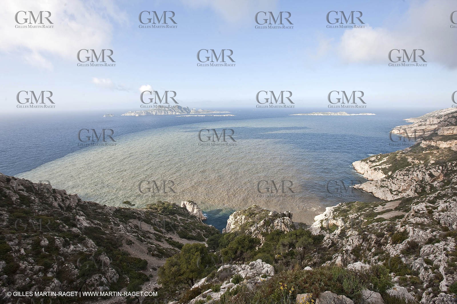 16 04 2009 - Marseille (FRA, 13) - Les Calanques - Cortiou rejections after after stormy weather over Marseilles