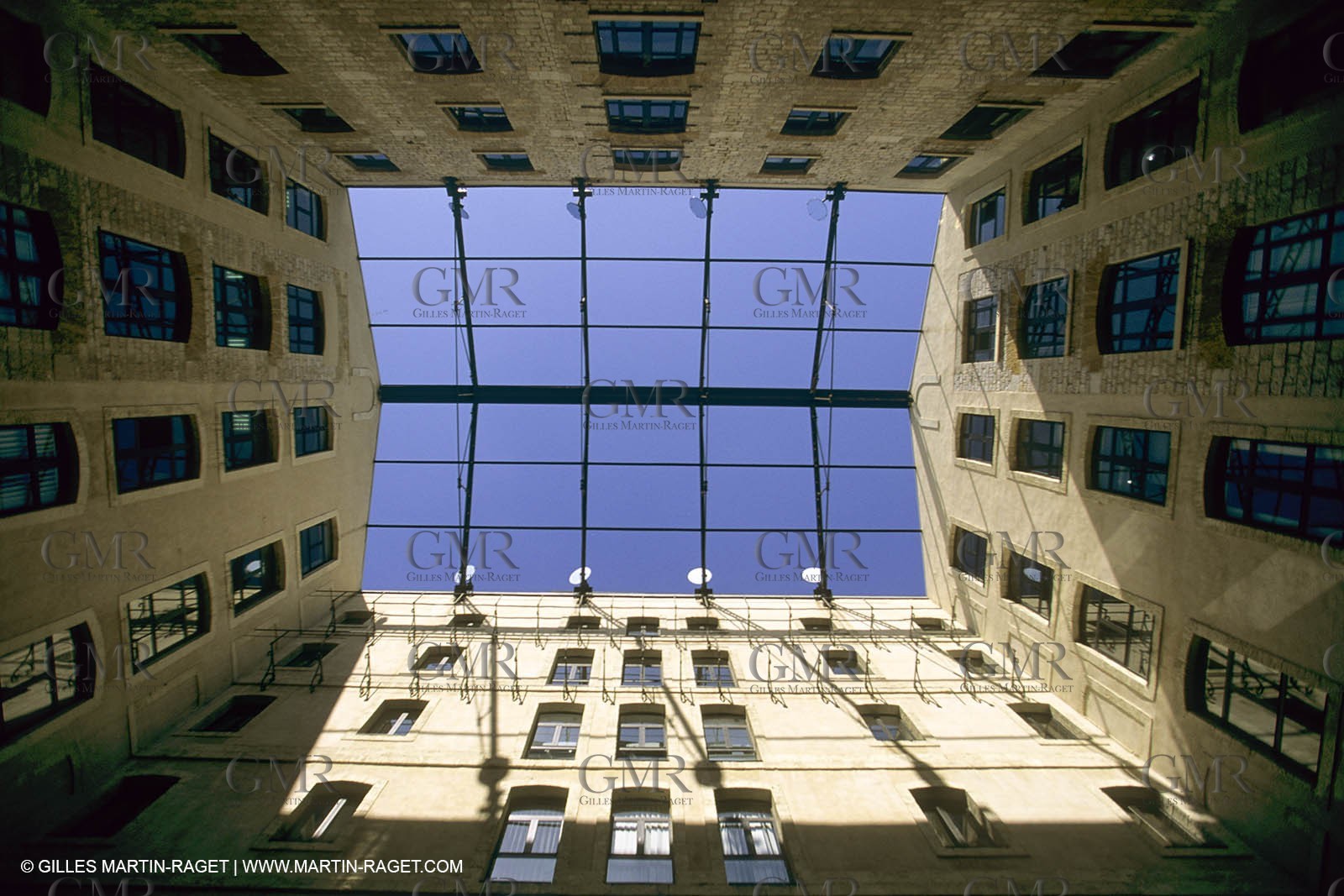 Marseille historical heritage (check keywords for more infos), Les docks