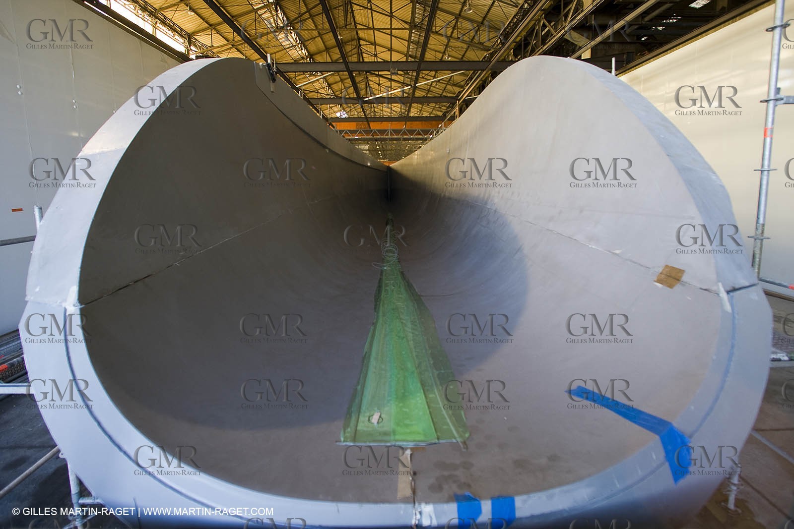 22 01 2008 - La Ciotat (FRA, 13) - Construction of cruising catamaran Nahema at H2X boatyard - Mould construction