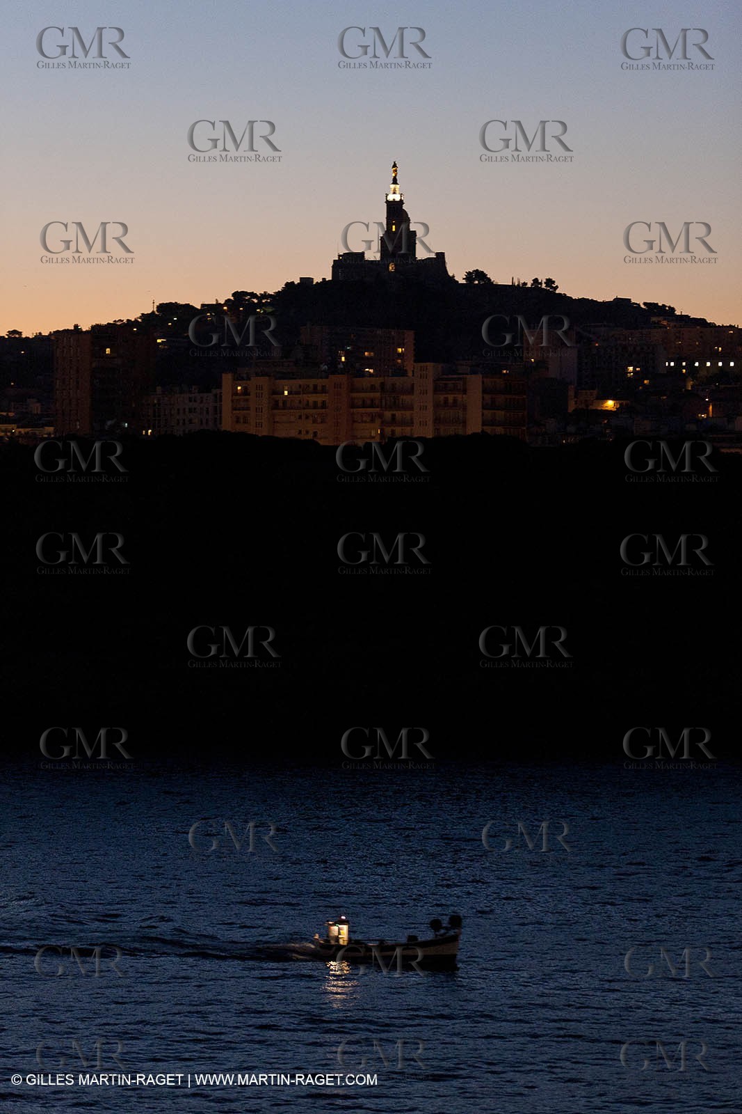 17 02 2012 - Marseille (FRA,13) - Arrivée dans le port de marseille à bord du Piana (Cie La Méridionale)