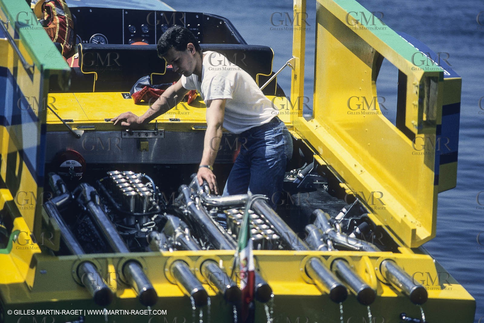 Powerboating, offshore racing