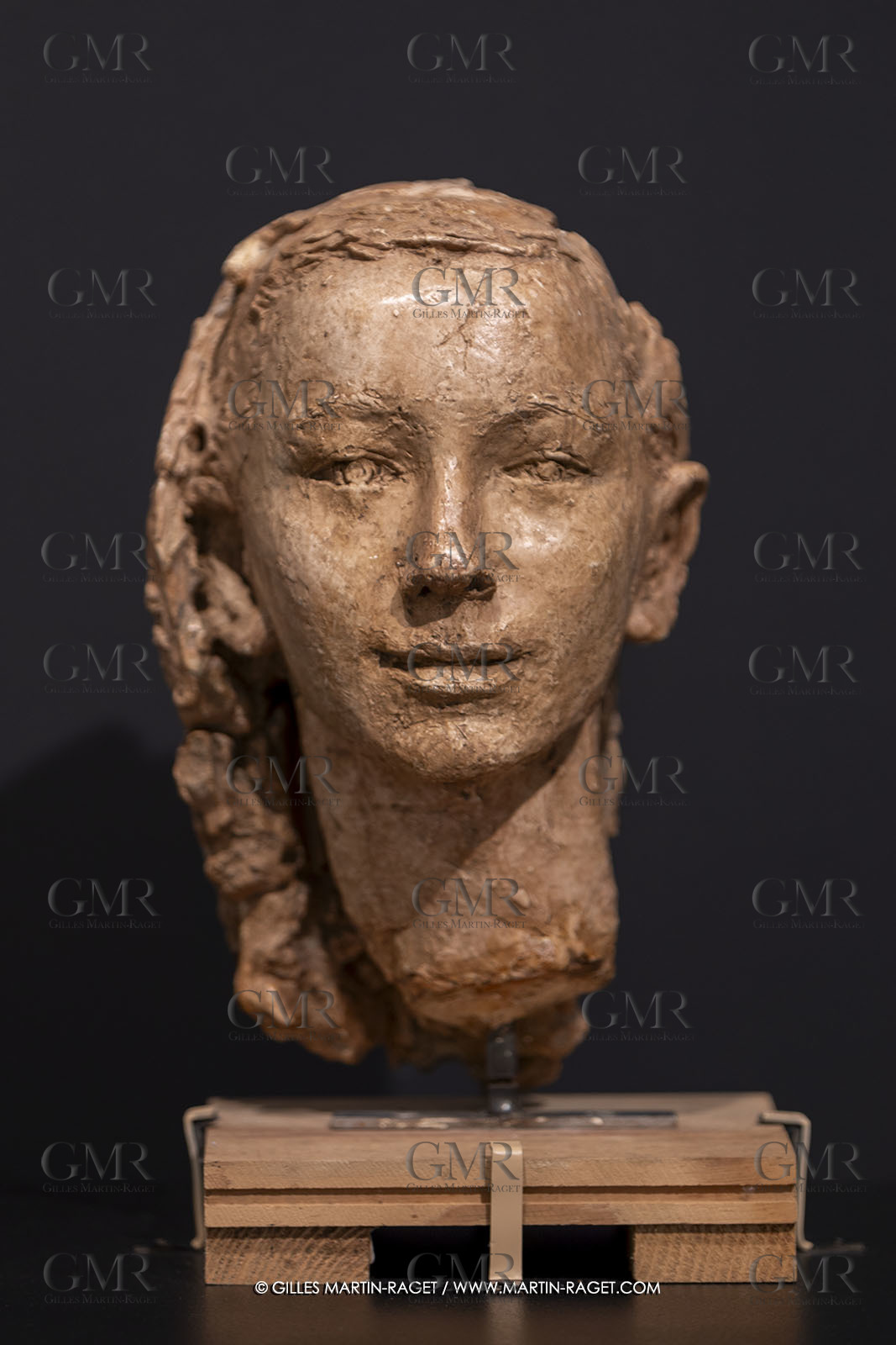 30 10 2023, Montpellier (FRA), oeuvre de Germaine Richier, Exposition Centre Pompidou - Musée Fabre 2023, Buste n° 33, Françoise Cachin 1950, Plâtre original patiné, 32,5 x 19,5 x 21 cm, Collection particulière