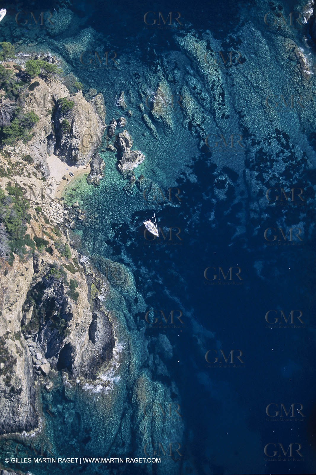 sailing, cruising, monohull at the mooring