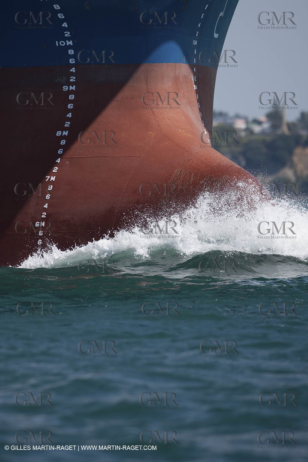 23 01 2009 - Auckland (NZL) -  Louis Vuitton Pacific Series - BMW ORACLE Racing-Tuning up onboard Emirates Team New Zealand yacht