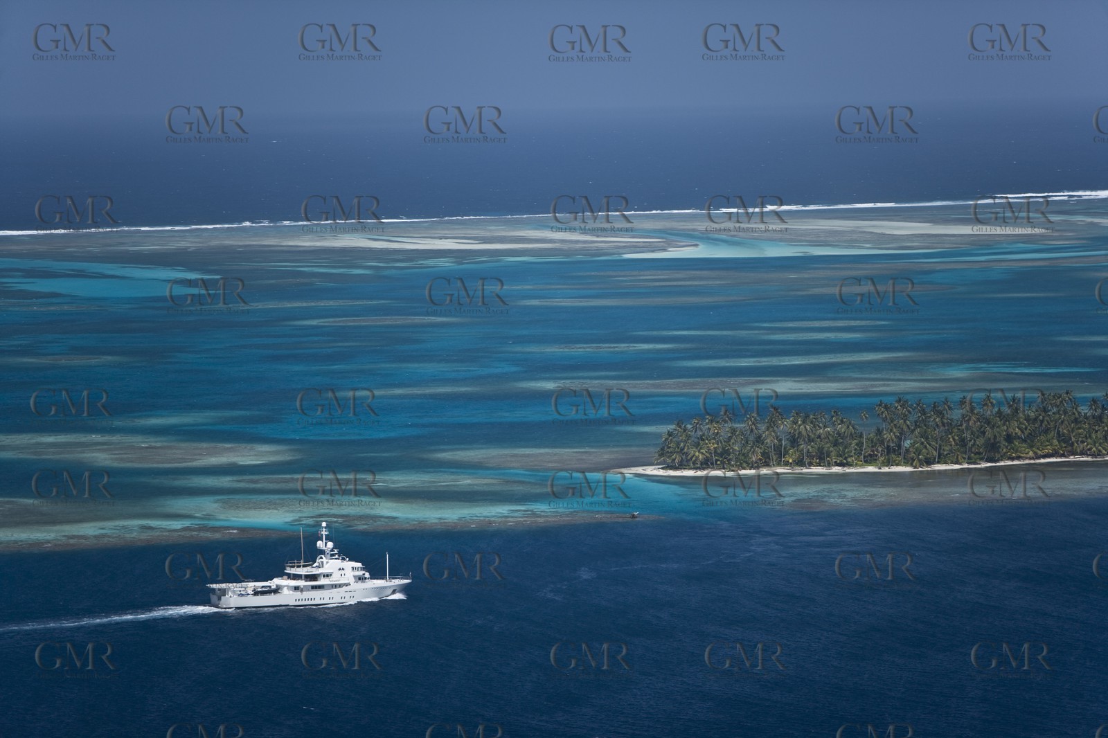 01 02 2008 - San Blas Archipelago (Panama) - Motor Yacht Senses