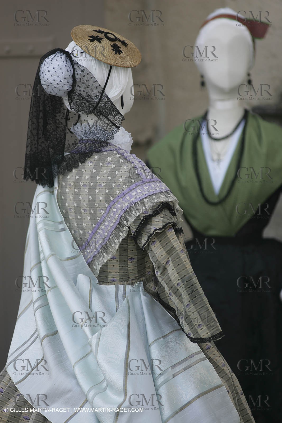 May 2004 - La Tour d'Aigues (FRA, 84) - Old costumes for women of the South exhibition