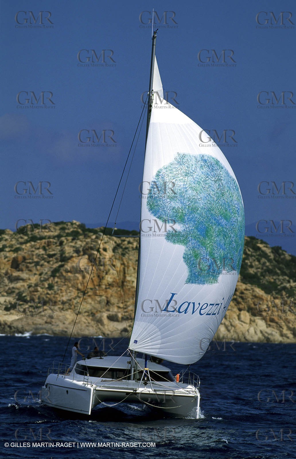 Multicoque sous voile