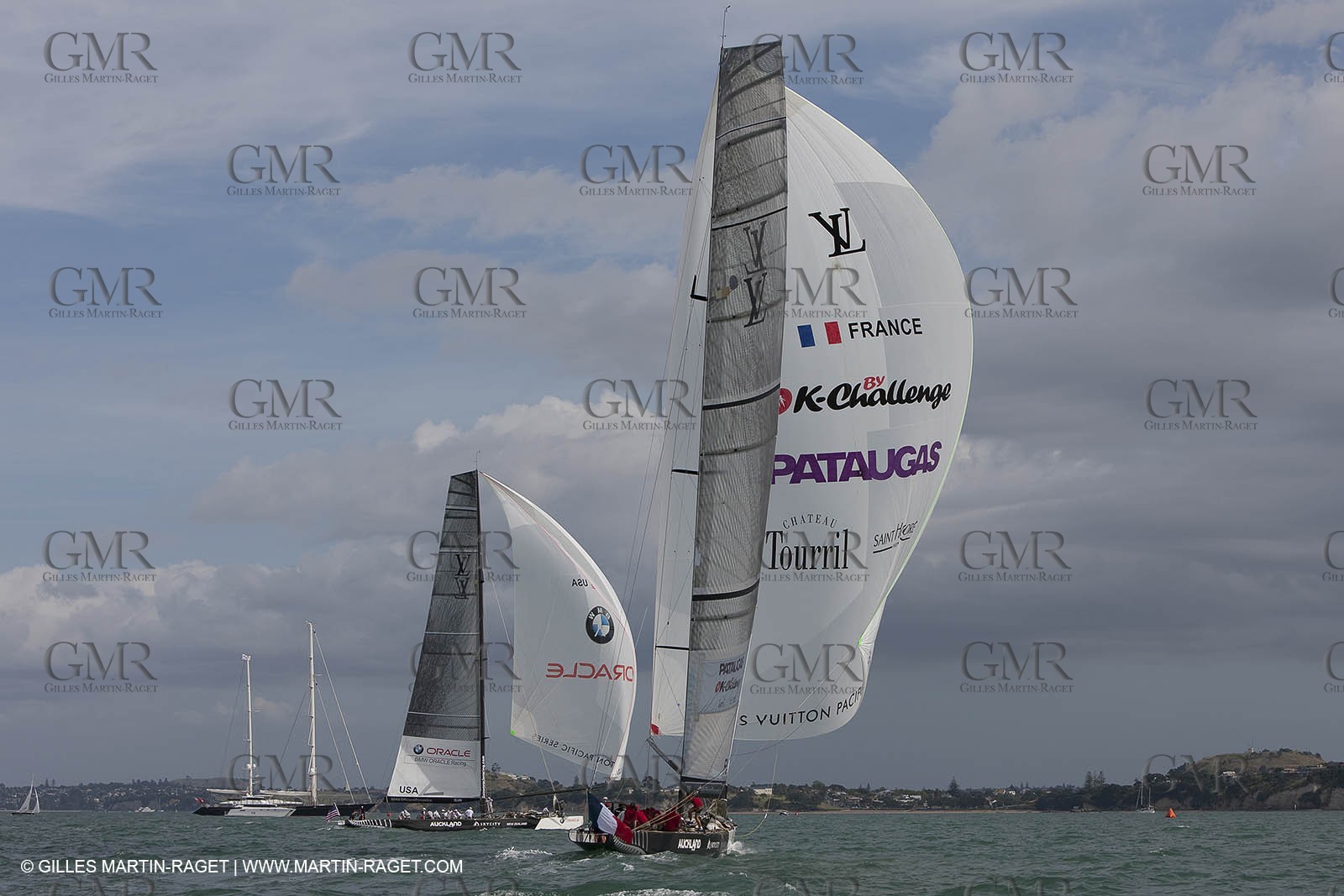 01 02 2009 - Auckland (NZL) -  Louis Vuitton Pacific Series -  Racing Day 4 - Round Robin 2 - BMW ORACLE RAcing Vs Pataugas by K-Challenge