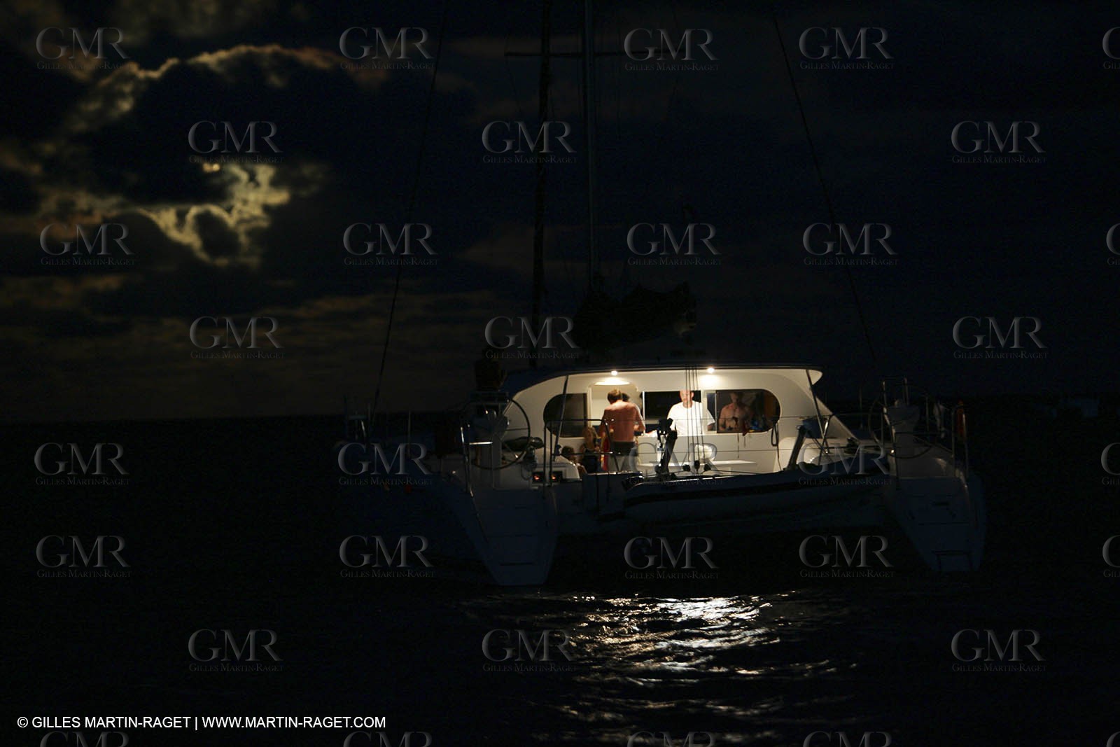 Multicoque au mouillage