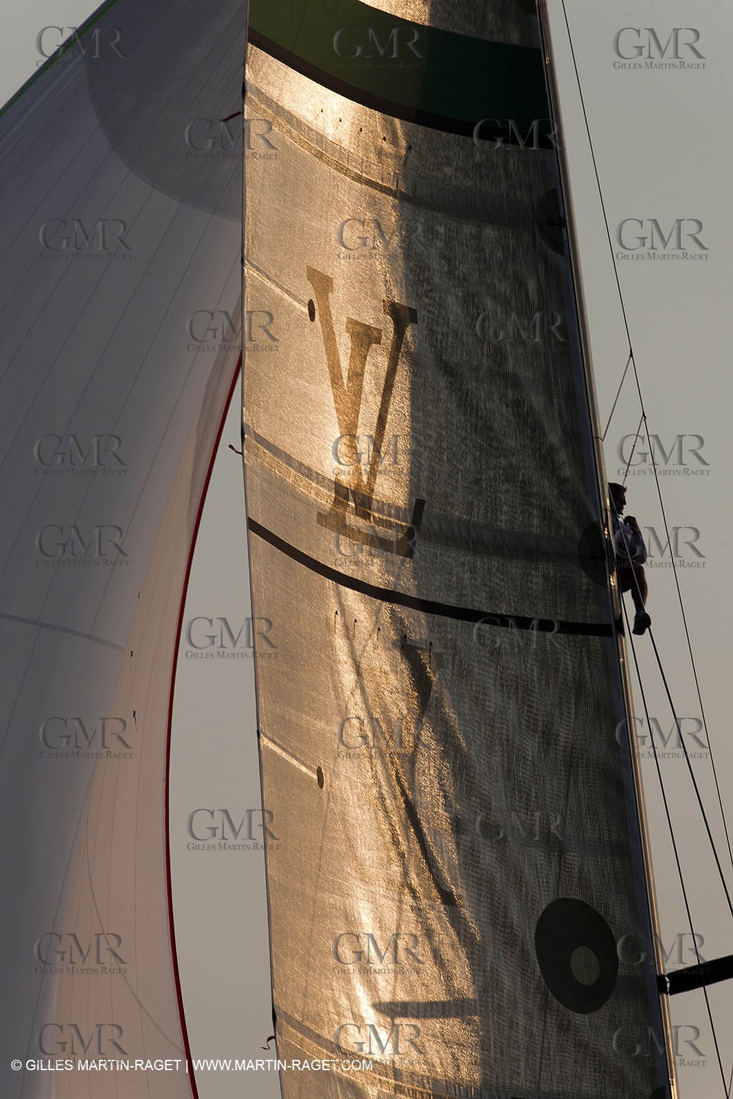 21 11 2010 - Dubai (UAE) - Dubai Louis Vuitton Trophy -  Round 2 - BMW ORACLE Racing