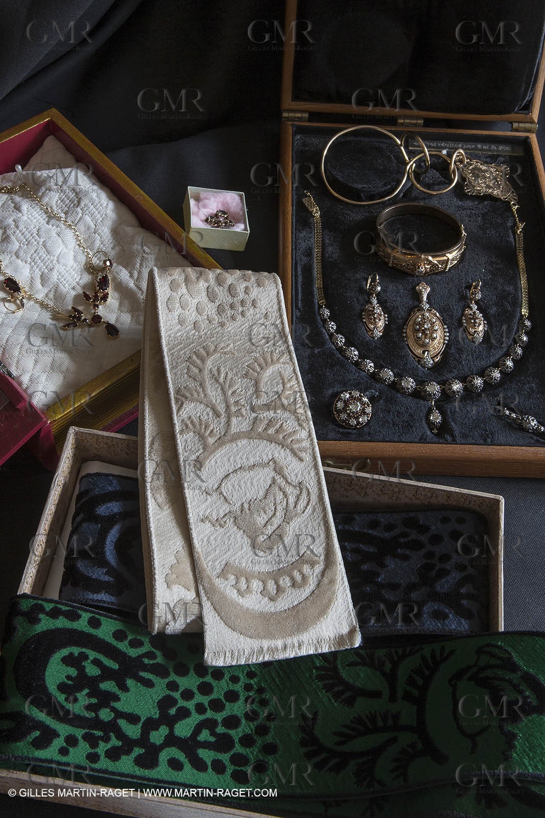 02 06 2014, ARles (FRA,13) Queen of arles Jewelry handover