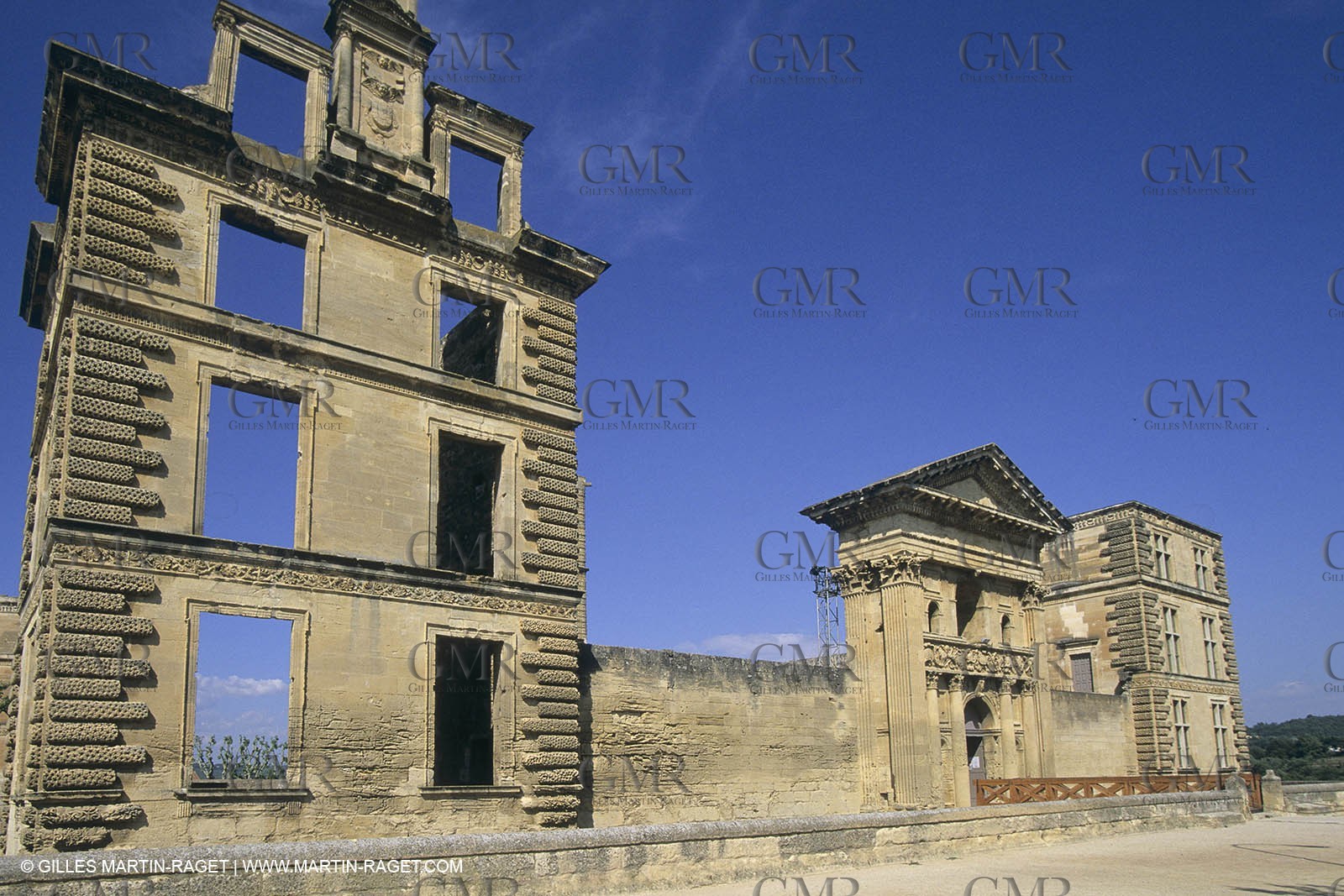 France, Provence, Pays d'Aix en Provence, La Tour d'Aigues