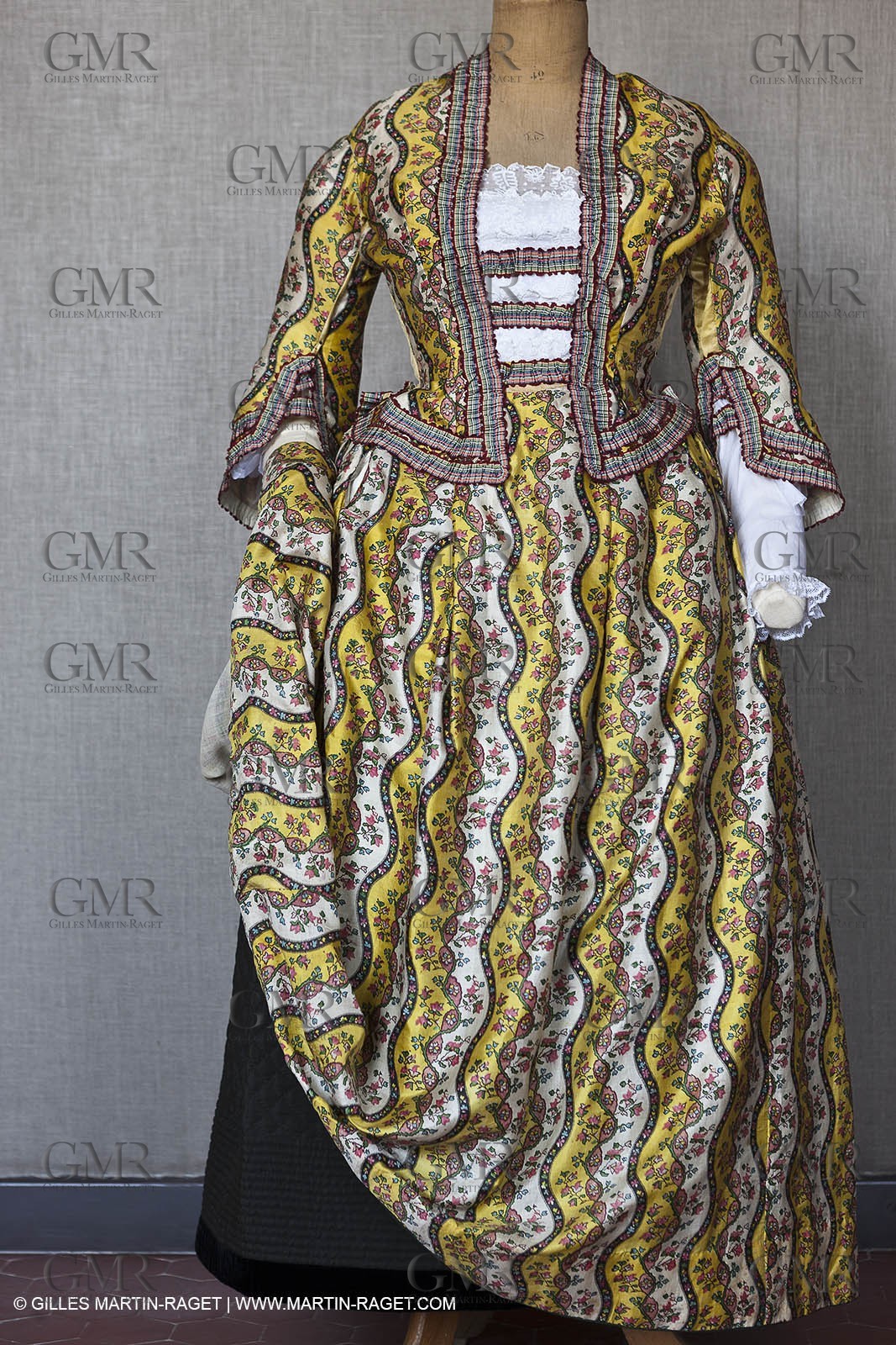 30 06 2011 - Toulon (FRA,83) - Villa Rosemaine - Indiennes sublimes exhibition