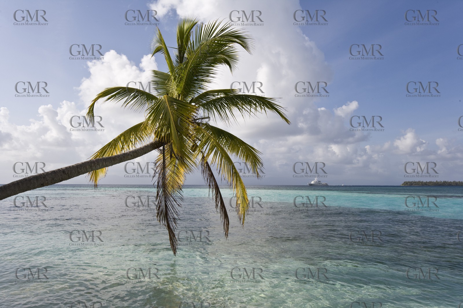 01 02 2008 - San Blas Archipelago (Panama) - Motor Yacht Senses