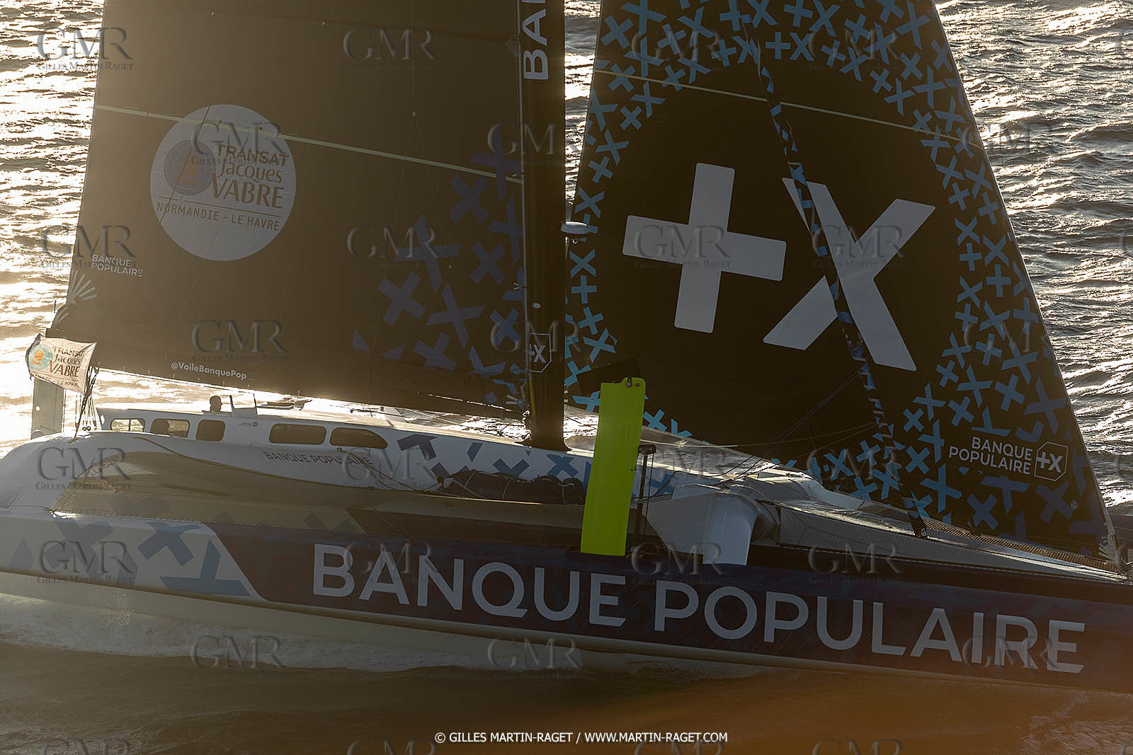 Banque Populaire devant Marseille