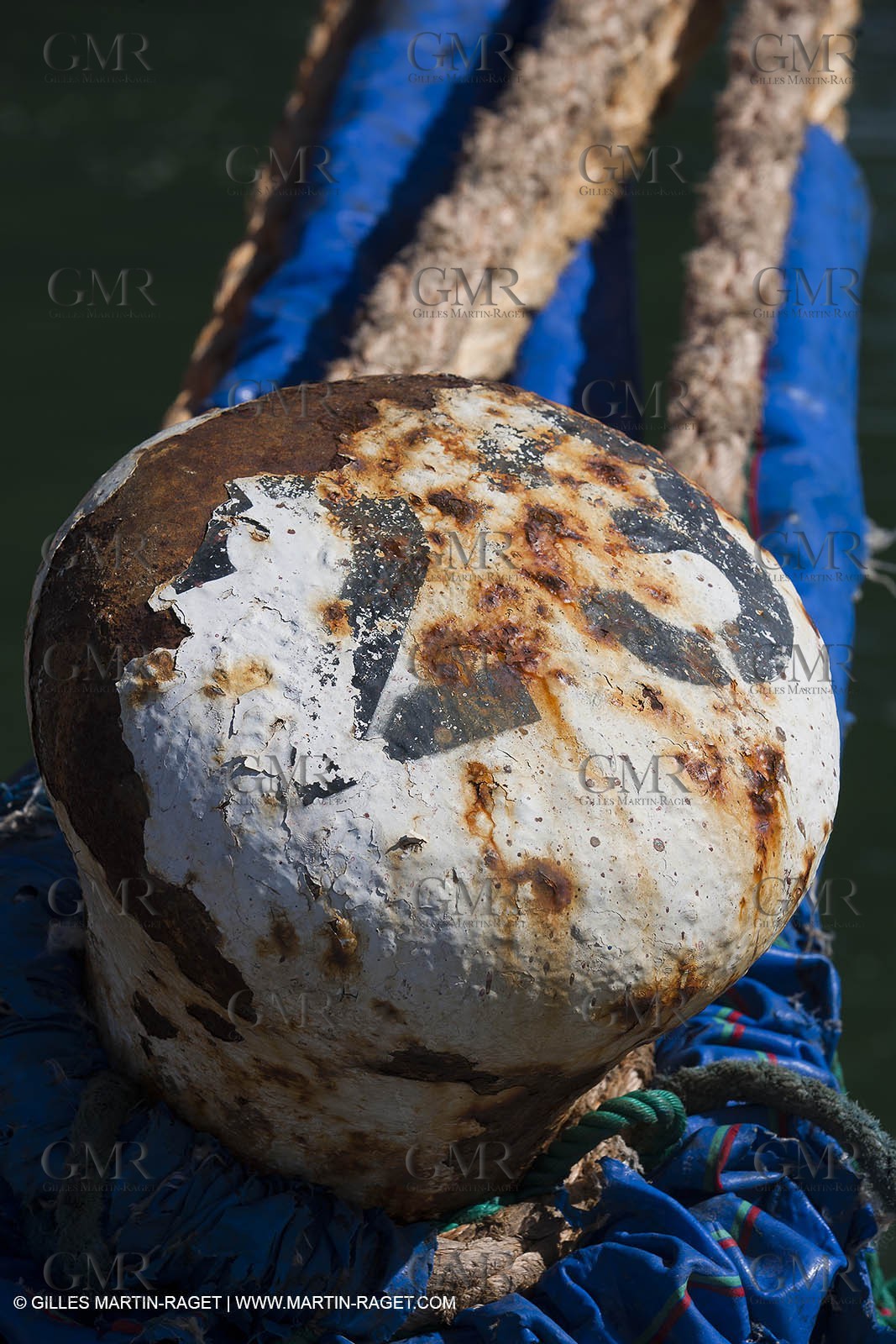 01 03 2011 - San Frnacisco (USA,CA) - Harbour operations - ship details - ship unloading - containers