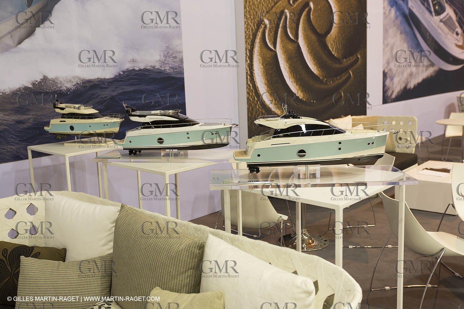 10 12 2013 - Paris (FRA,75) -Paris Boat Show - Beneteau booth