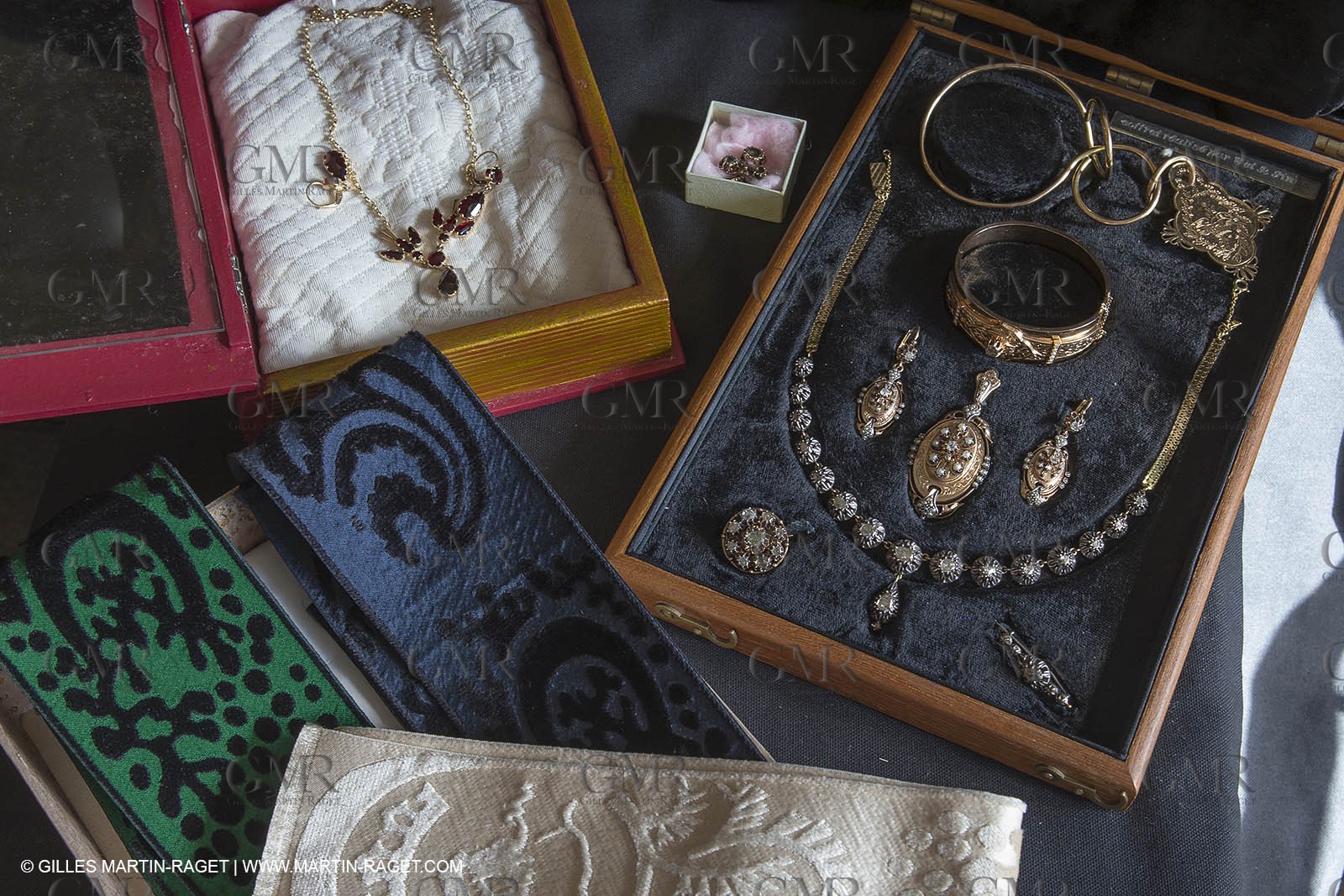 02 06 2014, ARles (FRA,13) Queen of arles Jewelry handover