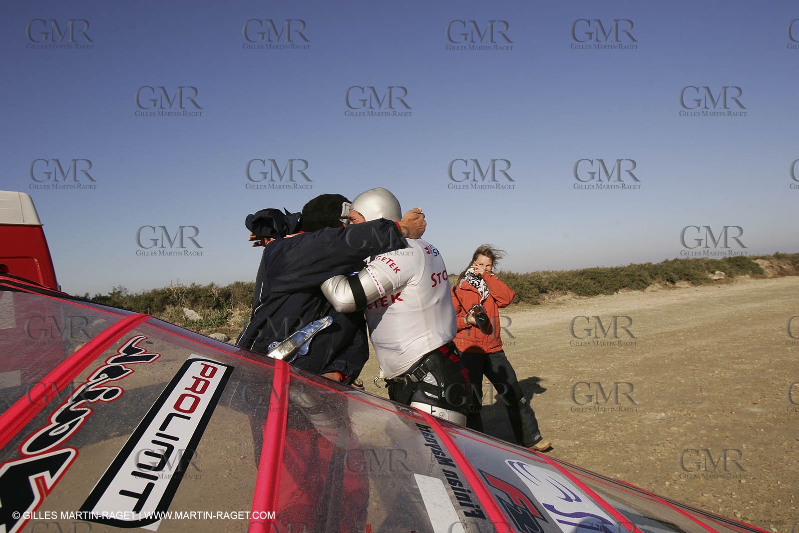 13 11 2004 - Les Saintes Maries de la mer (France) - Irish sailboarder Finian Maynard beat the overall sailing speed record with a run at 46,82 knts.