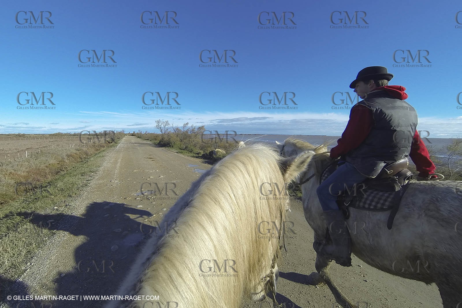 26 12 2013 - Les Saintes Maries de la Mer (FRA,13) - Horese riding at Cabanes de Cacharel