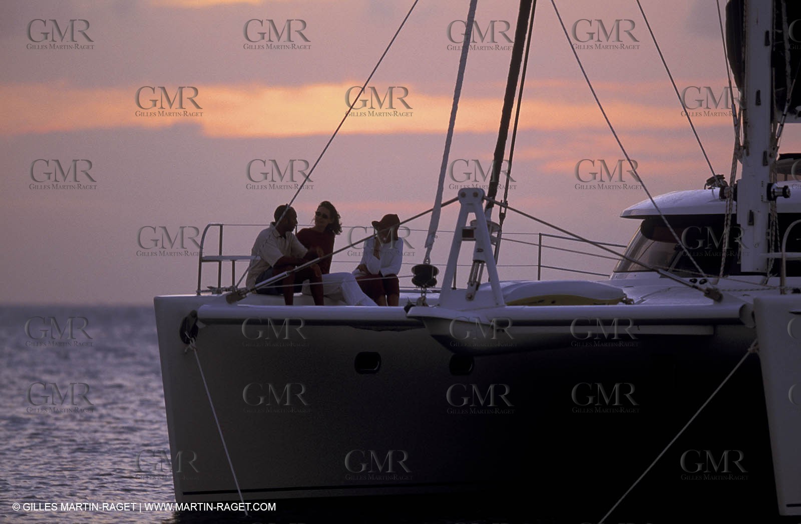 Cruising - People - Doing nothing