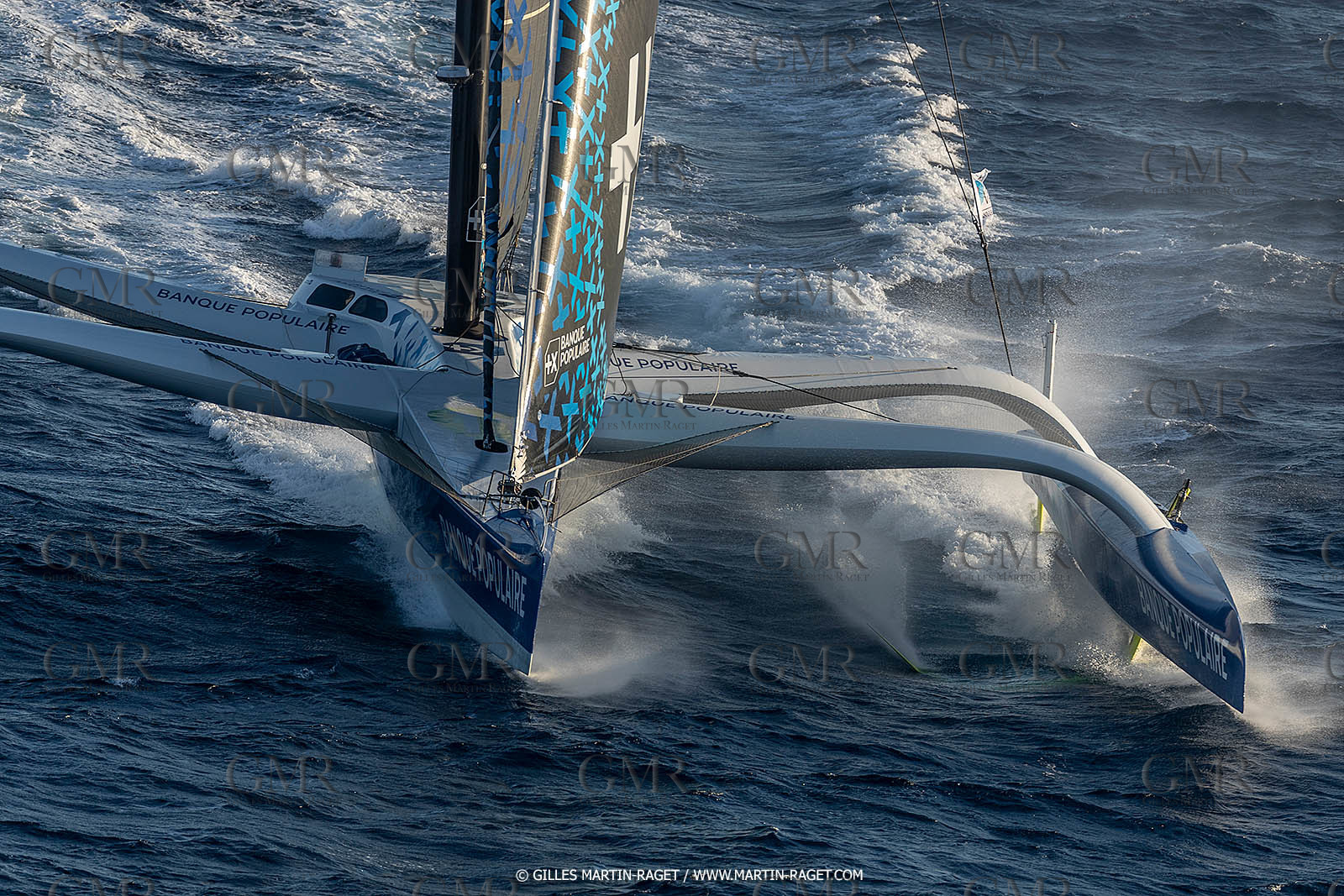 Banque Populaire devant Marseille