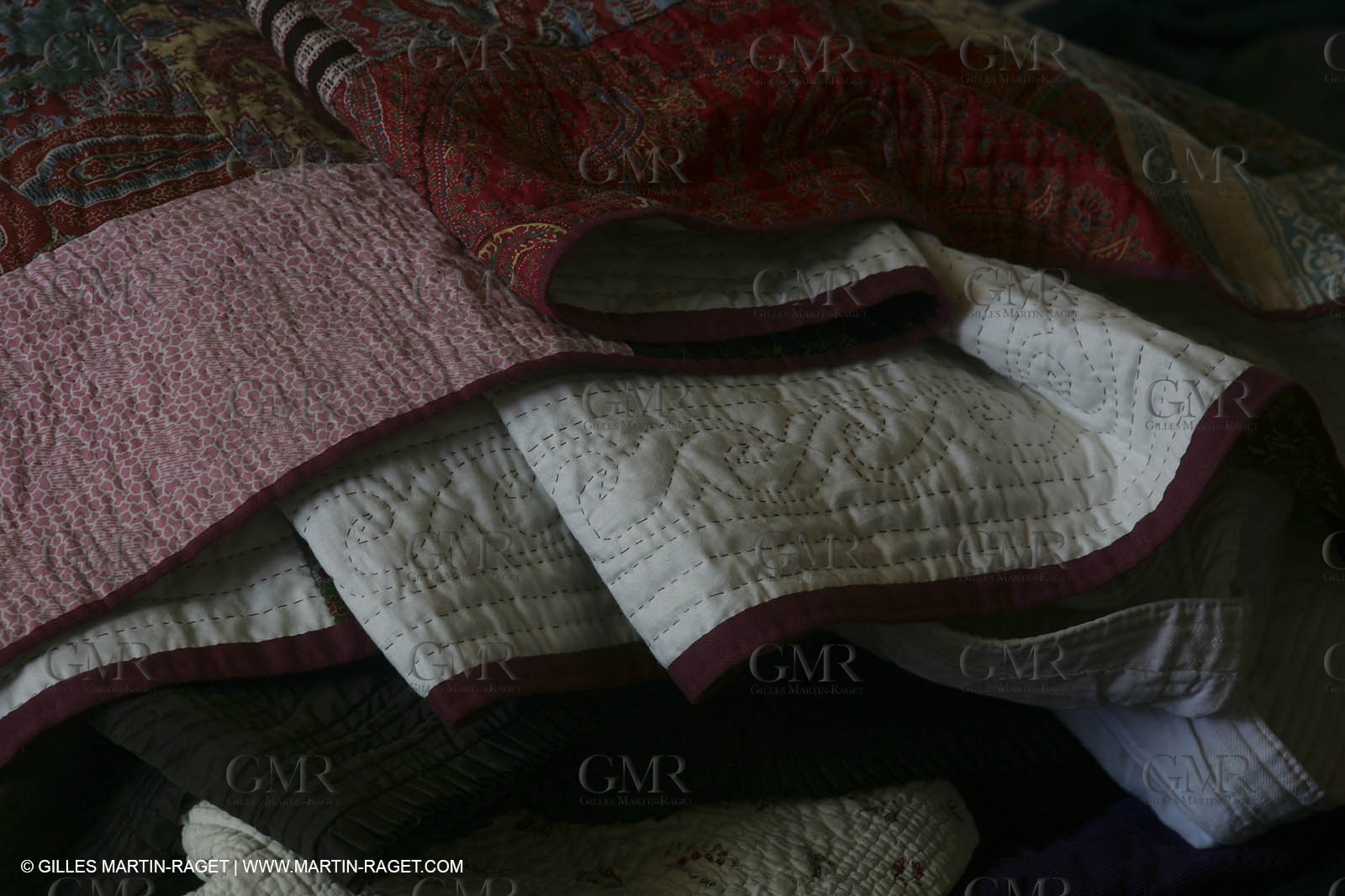 May 2004 - La Tour d'Aigues (FRA, 84) - Old costumes for women of the South exhibition