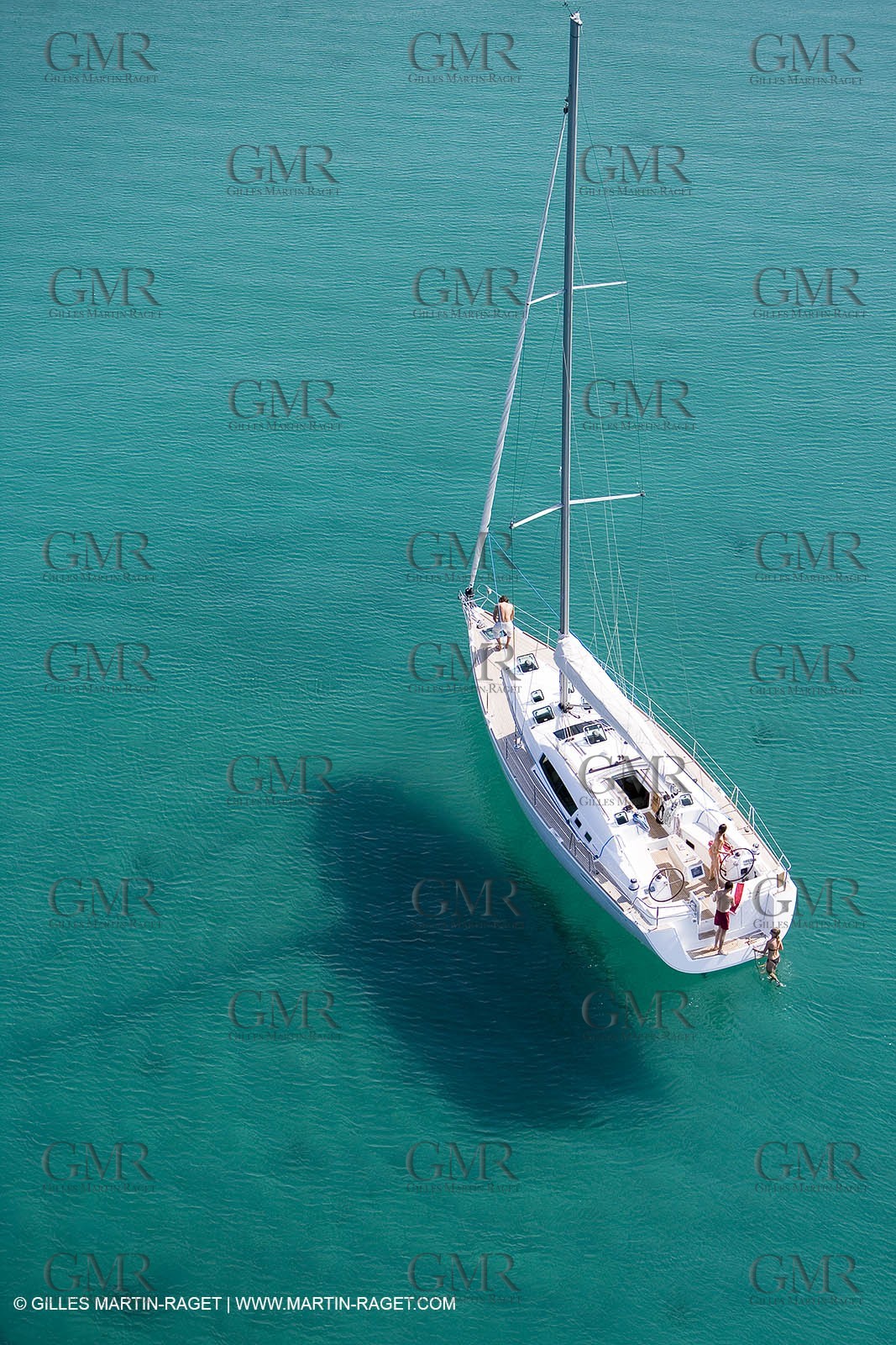 Cruising monohull mooring