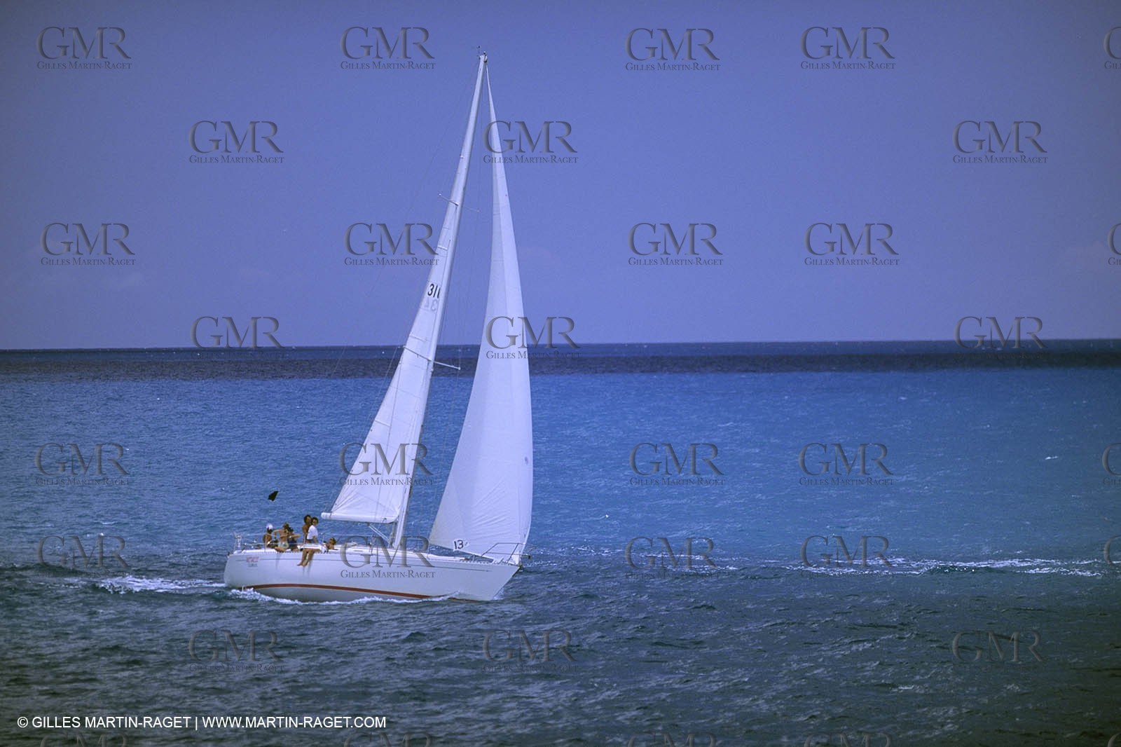 Crusing monohull sailing