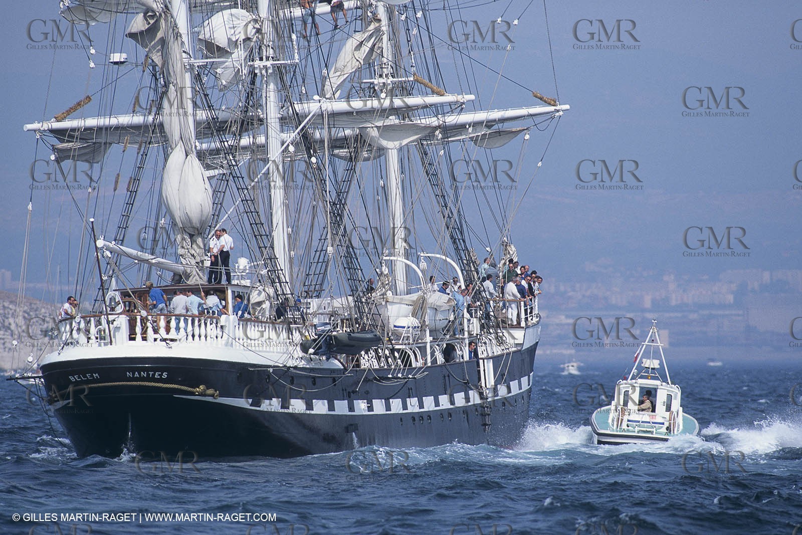 Monde maritime, opérations porturaires, ports, manoeuvres, marine world, harbour operations, maritime shipping,