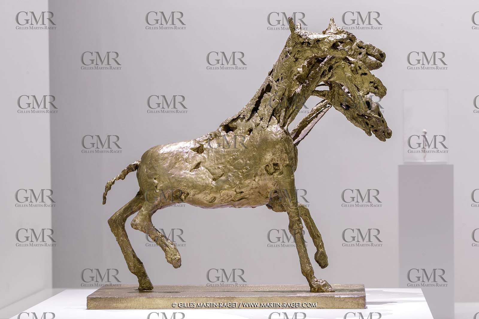 02 05 2023, Paris (FRA), oeuvre de Germaine Richier, Exposition Centre Pompidou 2023, Le Cheval à six têtes, grand 1954-1956, Bronze naturel nettoyé, Epreuve d'exposition, Fondeur : L. Thinot, Paris, 103 x 100 x 44 cm, Centre Pompidou, Musée national d'art moderne, Paris, don, 2021