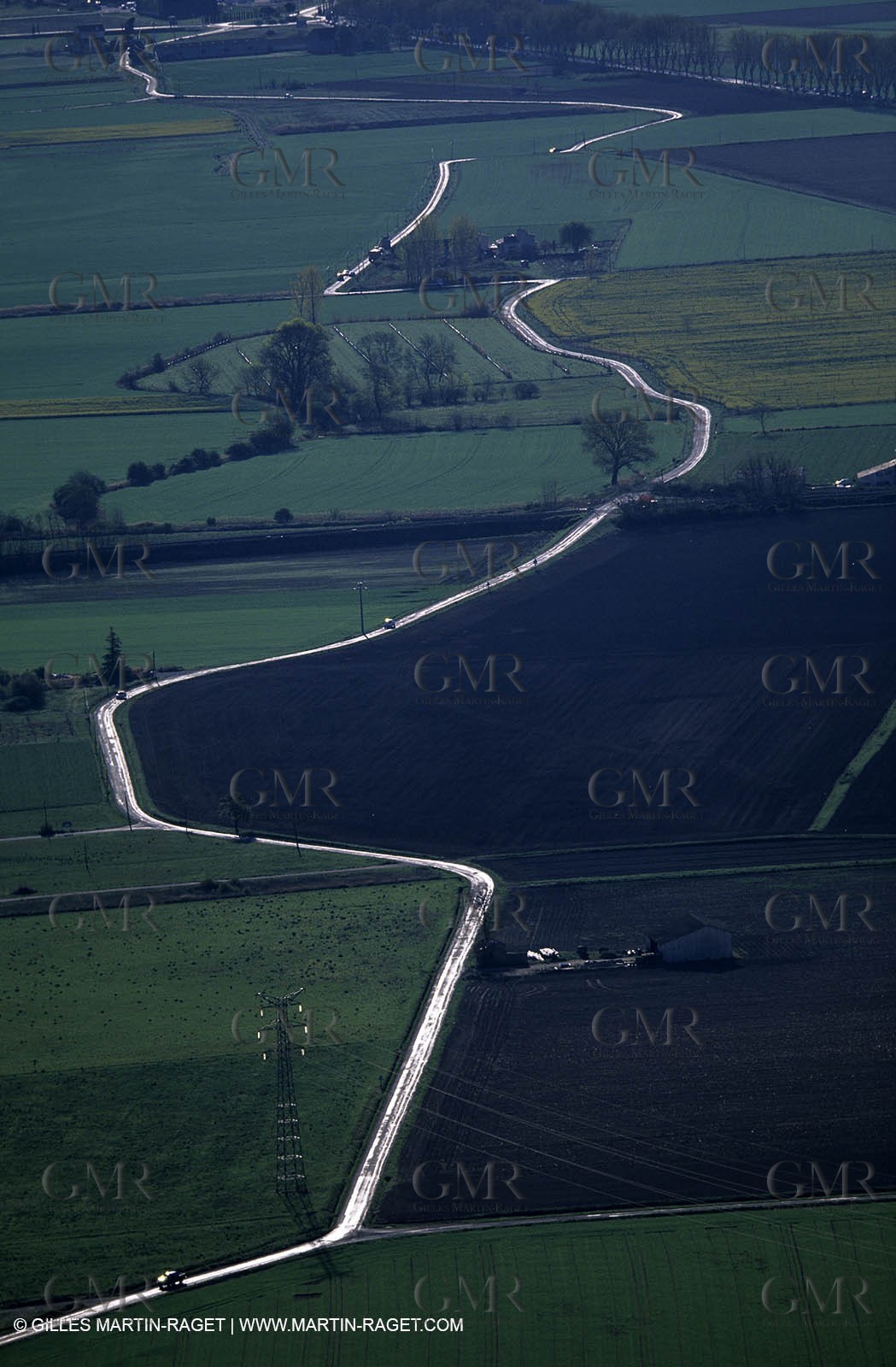 Route près de Meyrargues